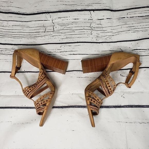 Sirens Nude Cutout Design Blocked Heel Size 8 - Picture 2 of 8